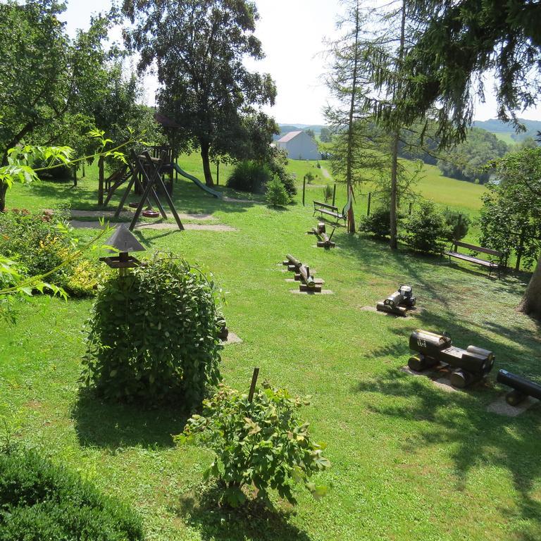 Siker B&B Hotel Pernica Exterior photo