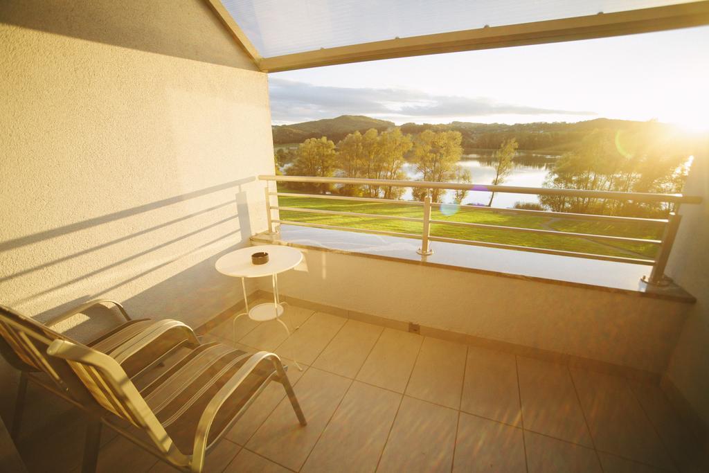 Siker B&B Hotel Pernica Exterior photo